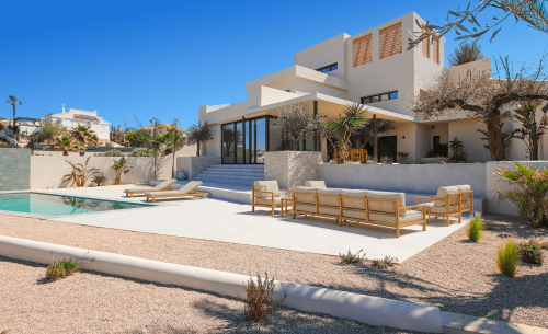 chalet-villa-la-marina-for-sale3