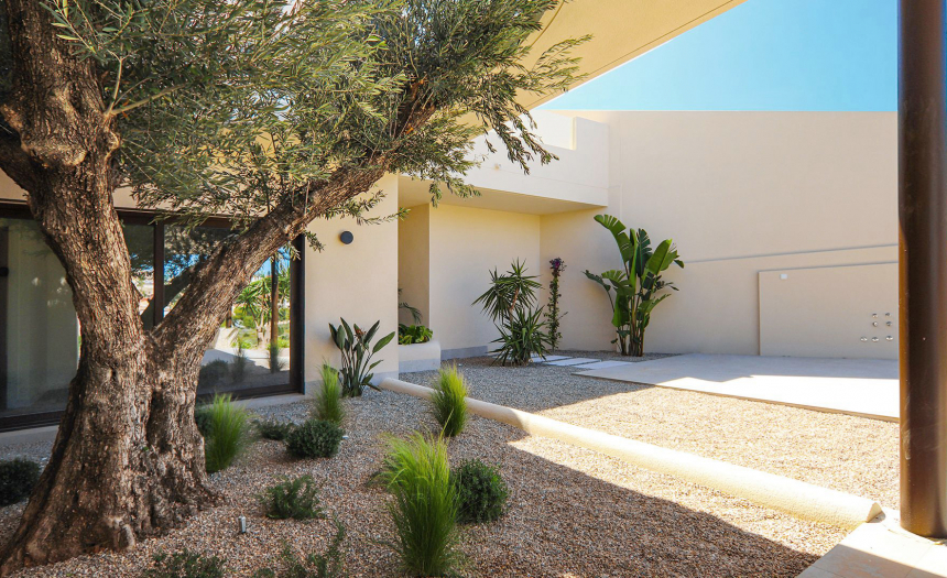 chalet-villa-la-marina-for-sale6