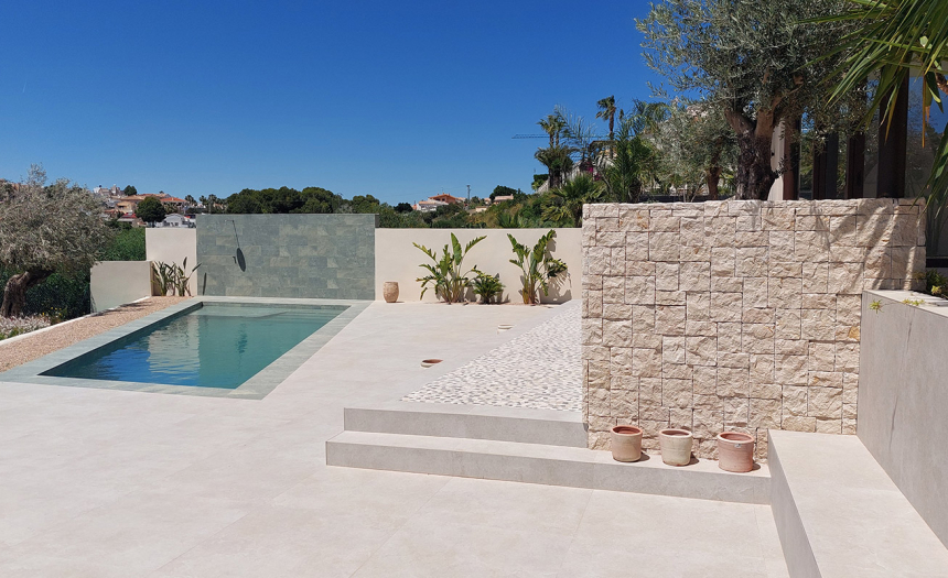 luxury-villa-la-marina-spain-for-sale-pool4